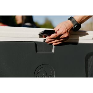 Igloo MaxCold 70qt Cooler