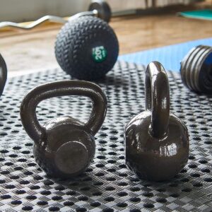 Everyday Essentials 10 Pound Full Body Fitness Exercise Strength Training Free Weight Kettlebell Weight Equipment for Home and Gym Workouts