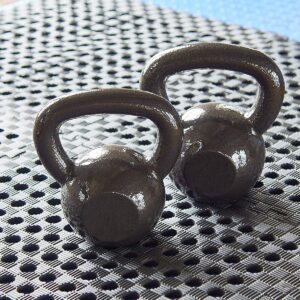 Everyday Essentials 10 Pound Full Body Fitness Exercise Strength Training Free Weight Kettlebell Weight Equipment for Home and Gym Workouts