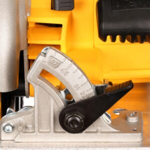 DEWALT 15 Amp Corded 7-1/4 in. Lightweight Circular Saw