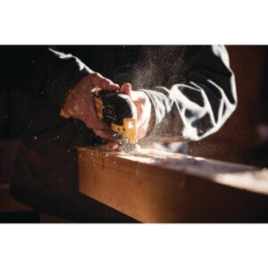 DEWALT 20-Volt MAX XR Cordless Brushless 3-Speed Oscillating Multi-Tool with (1) 20-Volt 2.0Ah Battery & Charger