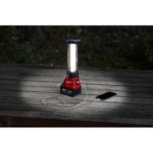 Milwaukee M18 18-Volt Lithium-Ion Cordless 700-Lumen LED Lantern/Flood Light (Tool-Only)