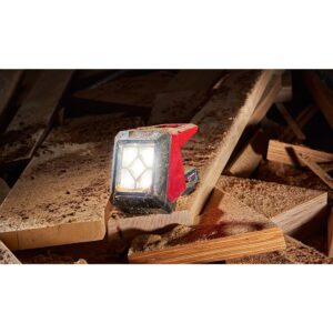 Milwaukee M12 12-Volt Lithium-Ion Cordless 1000-Lumen Rover LED Compact Flood Light with M12 2.0Ah Battery