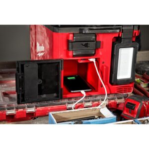 Milwaukee M18 18-Volt Lithium-Ion Cordless PACKOUT 3000 Lumens LED Light with Built-In Charger