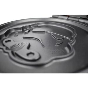Uncanny Brands Star Wars Stormtrooper White American Waffle Maker